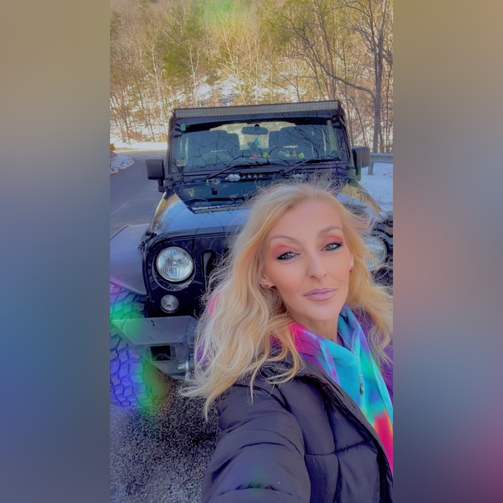 Like this listing to be notified when I go live with some amazing deals!!🥳 💃 - Picture 2 of 14